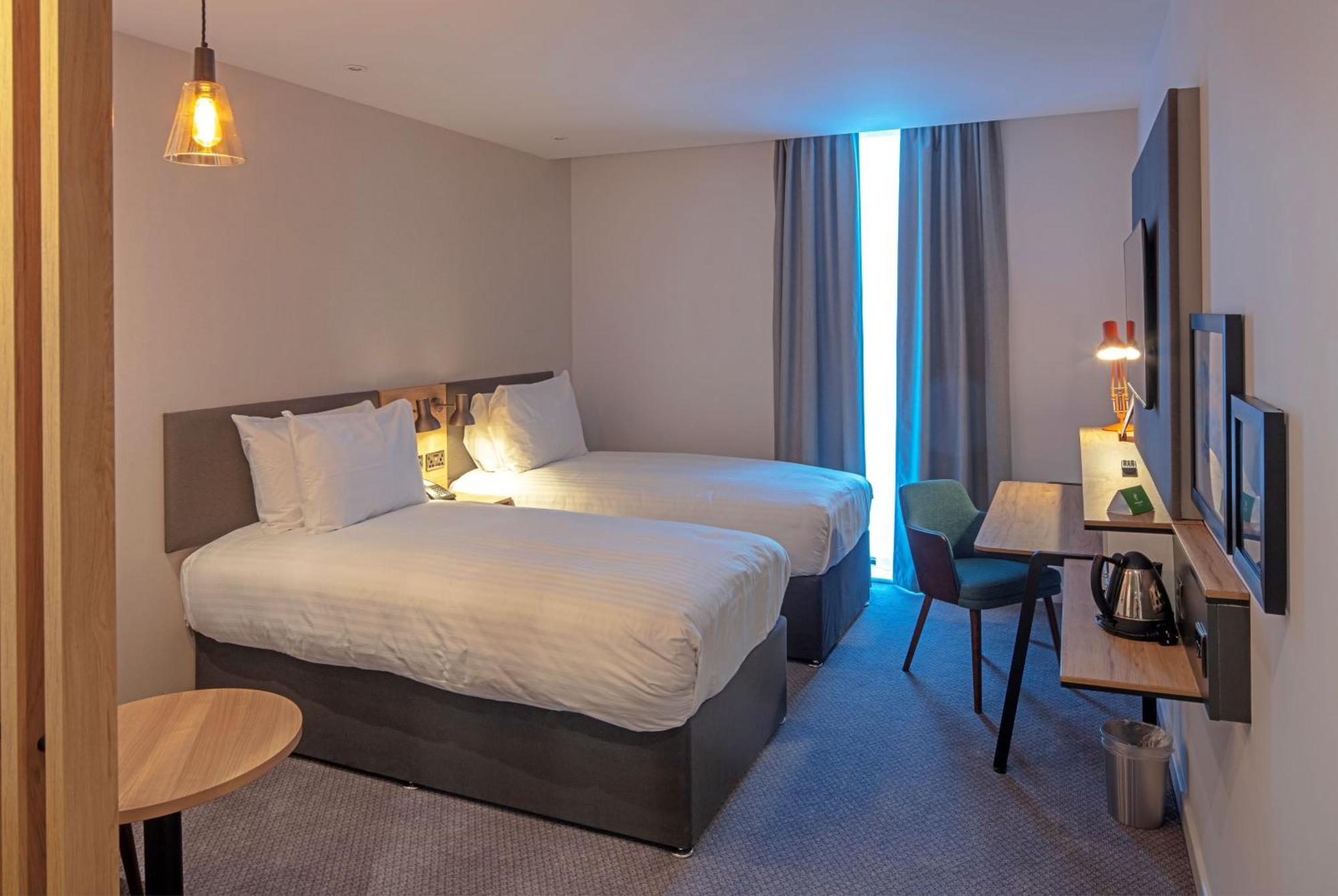 - Centre By Ihg Отель