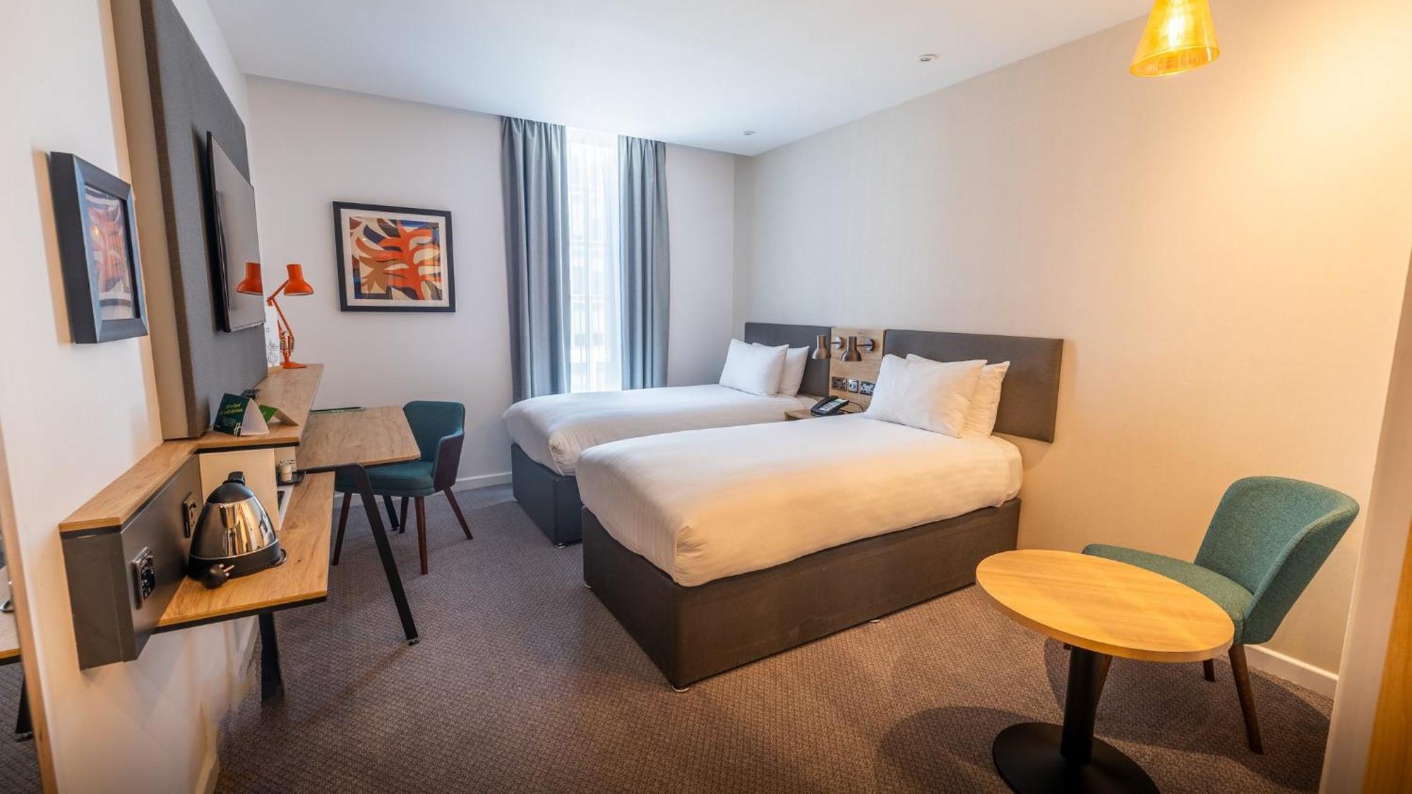 Отель - Centre By Ihg 4*
